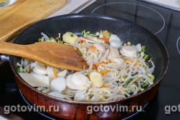 Рисовая лапша с овощами и яйцом,  Шаг 02