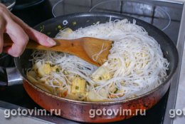 Рисовая лапша с овощами и яйцом,  Шаг 03